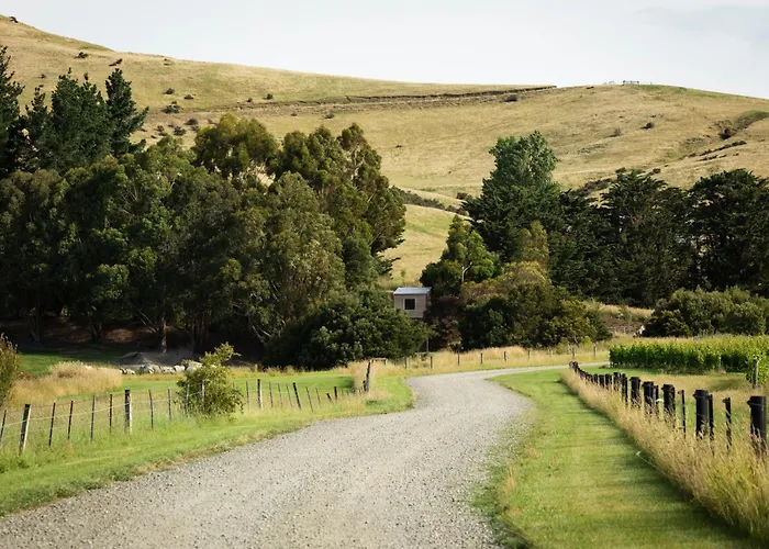 Russell\'S Cabins
